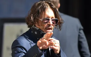 أحدهم شكّل البلياتشو كابوساً له.. أغرب أنواع فوبيا المشاهير