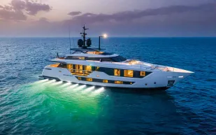يخت الفخامة الفائقة «Custom Line 106» من «Ferretti Group»