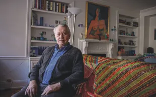 أختار الإفلاس برغبته.. ملياردير يتبرع بكامل ثروته للأعمال الخيرية