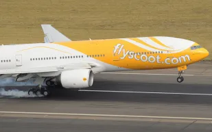  فيديو| ما السر وراء عدم انفجار إطارات الطائرات عند الهبوط؟