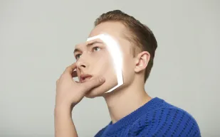 لماذا نخشى الروبوتات الشبيهة بالبشر ونفضل الآلية منها؟