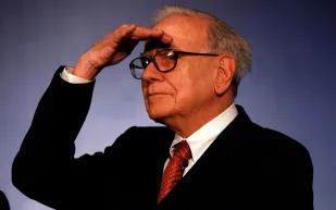 بماذا نصح وارن بافيت مستثمري أسواق المال؟