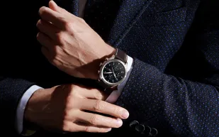 «Zepp Z» ساعة ذكية قادرة على التحول من رقمية لعادية (فيديو)