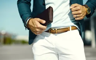 الحزام.. إكسسوار بتاريخ طويل ورمزيات متعددة