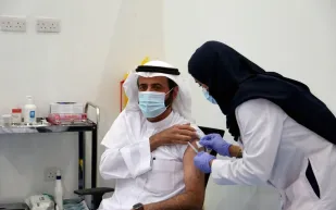 هل تحقق شركات الأدوية مليارات الدولارات من لقاح كورونا؟ 