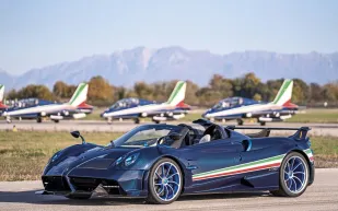 باجاني هوايرا تريكولور الخارقة بقيمة 6.7  مليون دولار تكريمًا لسلاح الجو الإيطالي