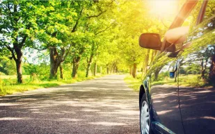 الاصطفاف إحداها.. الطرق الصحيحة للحفاظ على إطارات سيارتك