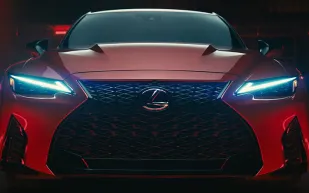 بمحرك طبيعي التنفس وفخامة استثنائية..شاهد أحدث سيارات لكزس الرياضية