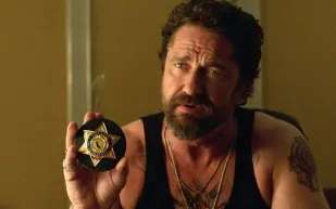 نجم هوليوود جيرارد بتلر يصور فيلم قندهار العلا في السعودية (فيديو)