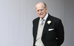 تفوق على أحفاده.. الأناقة الأوروبية تودع الأمير فيليب (صور)