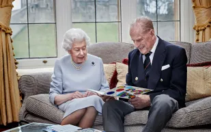 الراديو رفيق الأمير فيليب الصباحي. فماذا عن روتينه اليومي؟