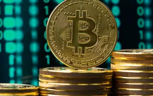 بعد الانهيار التاريخي بيتكوين يغادر نادي التريليون دولار..فكم استغرق دخوله؟