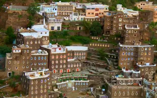 رجال ألمع.. أيقونة تراثية نابضة في قلب الجبال السعودية