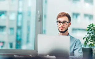 كيف يمنحك التدريب الصيفي الخبرة العملية في السيرة الذاتية؟