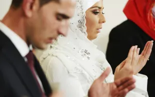 شاب يقرر الانتحار بعد منعه من الزواج الثاني!