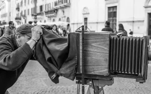 في يوم الكاميرا العالمي إليكَ أول صور في التاريخ 