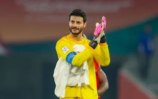 تطورات جديدة في تعاقد النصر مع محمد الشناوي