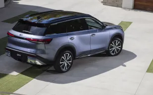 إنفينيتي QX60 قيادة مريحة وآمنة بأحدث التقنيات