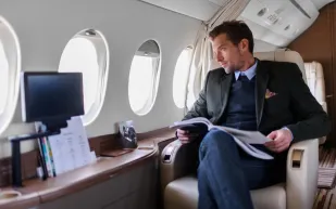 أغرب ما يحدث على متن طائرات الأثرياء الخاصة.. مضيفة تكشف الأسرار أغرب ما يحدث على متن طائرات الأثرياء الخاصة.. مضيفة تكشف الأسرار