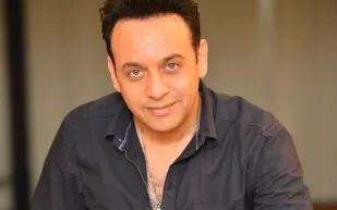 تفاصيل الهجوم على مصطفى قمر بسبب الصلاة على تيك توك