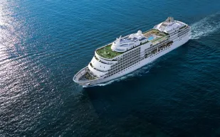 «أبحر حول العالم» رحلة استثنائية تجوب 61 بقعة ساحرة في 132 ليلة