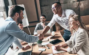 10 نصائح لتحسين العمل الجماعي بين أفراد فريقك
