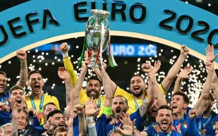 مشاهير حضروا نهائي إيطاليا وانجلترا في يورو 2020 (فيديو وصور)