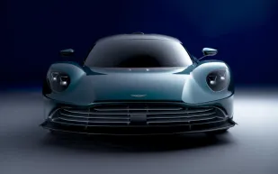 سيارة "فالهالا" ترسي معايير جديدة للسيارات الهجينة 