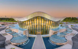 "ديب دايف دبي" حمام سباحة مذهل يدخل موسوعة جينيس