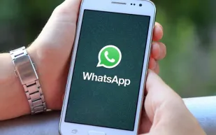 واتساب تهدد بحظر حسابات مستخدميها لهذا السبب 