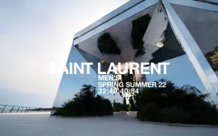 إطلالات مميزة من عروض أزياء سان لوران لربيع وصيف 2022