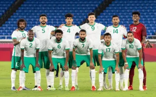 سلمان الفرج وعبدالرحمن غريب يستعرضان مهاراتيهما أمام داني ألفيس 