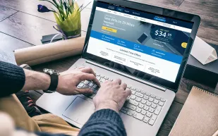 رئيس دولة يجبر المستخدمين على القسم على القرآن قبل استخدام الإنترنت!