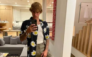 ودع الملل واستوحِِ إطلالتك الشاطئية على طريقة «جاستن بيبر» (صور) 