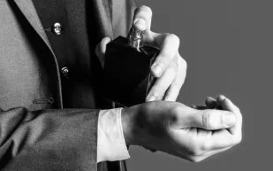 8 عطور رائعة تمنحك إحساساً مختلفاً طوال اليوم