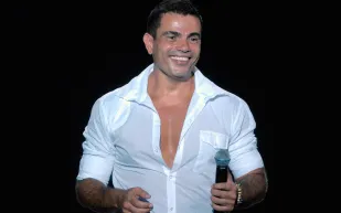 هؤلاء الفنانون أصحبوا رجال أعمال