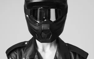 دار CELINE Homme تطرح مجموعة أزياء الرجال لصيف 2022 بعنوان Cosmic Cruiser