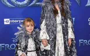 هذا ما تفعله سيلينا جوميز وشقيقتها الصغرى على تيك توك؟