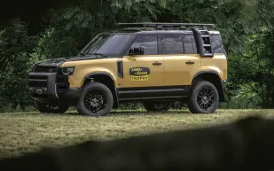 نسخة مطورة من لاندروفر Defender بمواصفات خاصة (فيديو)