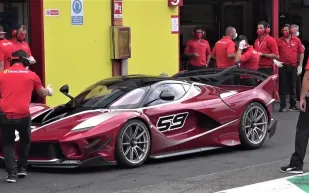 فيراري تكشف عن سيارة خارقة بقوة 1000حصان! (فيديو)