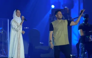 ماذا قالت الموهبة الشابة زينة عماد لمحمد حماقي في حفله بصيف الشرقية؟!