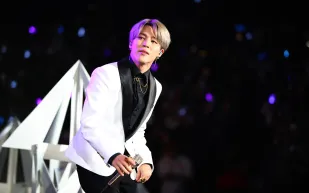 استوح إطلالتك الأنيقة من جيمين عضو  بي تي إس 