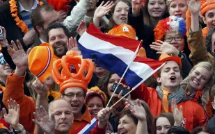 أطول شعب في العالم يواجه ظاهرة غريبة حيرت العلماء (فيديو)