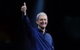 ما السر وراء تواضع ملابس تيم كوك في مؤتمر أبل؟