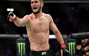 حبيب نور محمدوف يتحدى كريم بنزيما.. وكريستيانو رونالدو يعلق (فيديو)