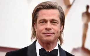 «براد بيت» يضع «ريا أبي راشد» في موقف محرج (فيديو)