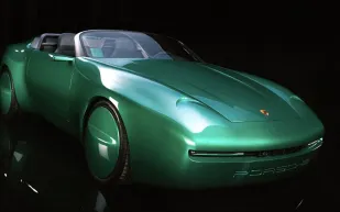 بورشه « 968 سبيدستر» بلمسات معدلة من دار أزياء فرنسية (فيديو)