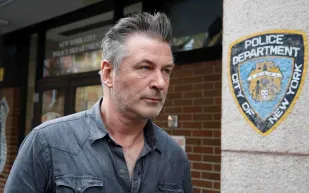 أخبار صادمة عن تصوير فيلم أليك بالدوين ومسؤولة الأسلحة 