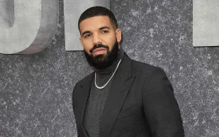 دريك يقدم إلى نفسه هدية في يوم ميلاده بهذا المبلغ الخيالي