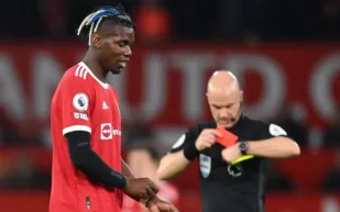 أول تعليق من بول بوغبا بعد طرده في مباراة ليفربول التاريخية